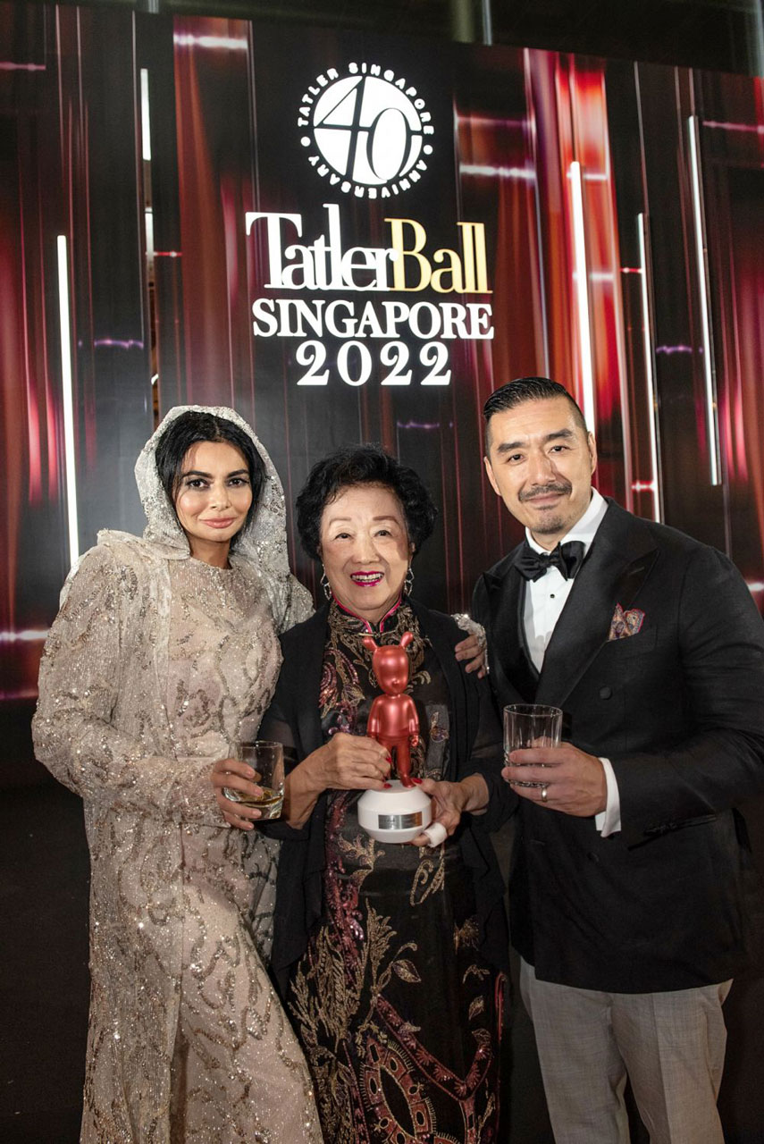 15125403-dsc-1673r_cover_1001x1499